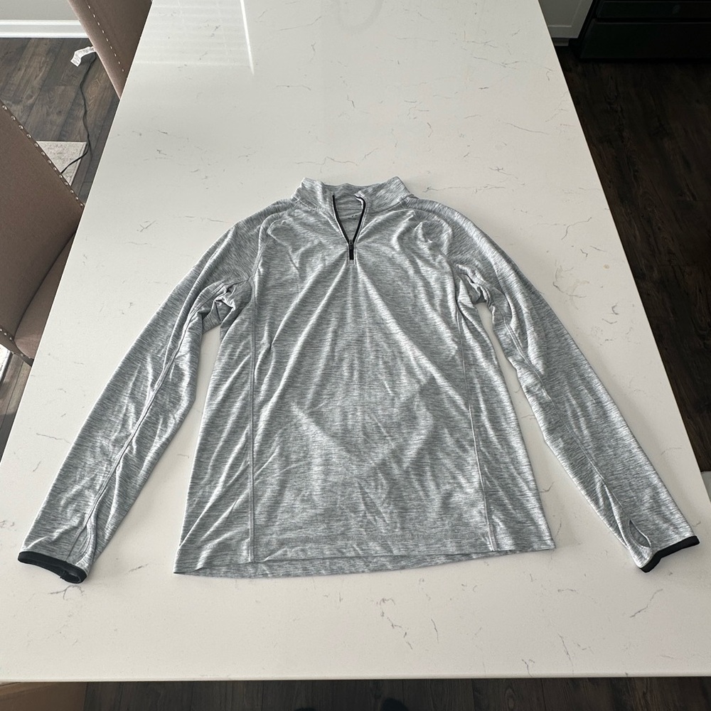 Old Navy Gray Long Sleeve Tee